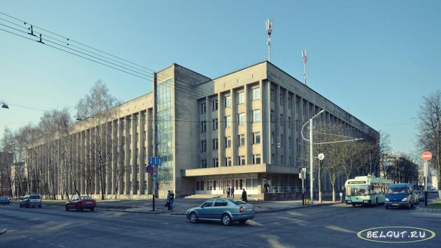 Главный фасад нового корпуса БелГУТа
